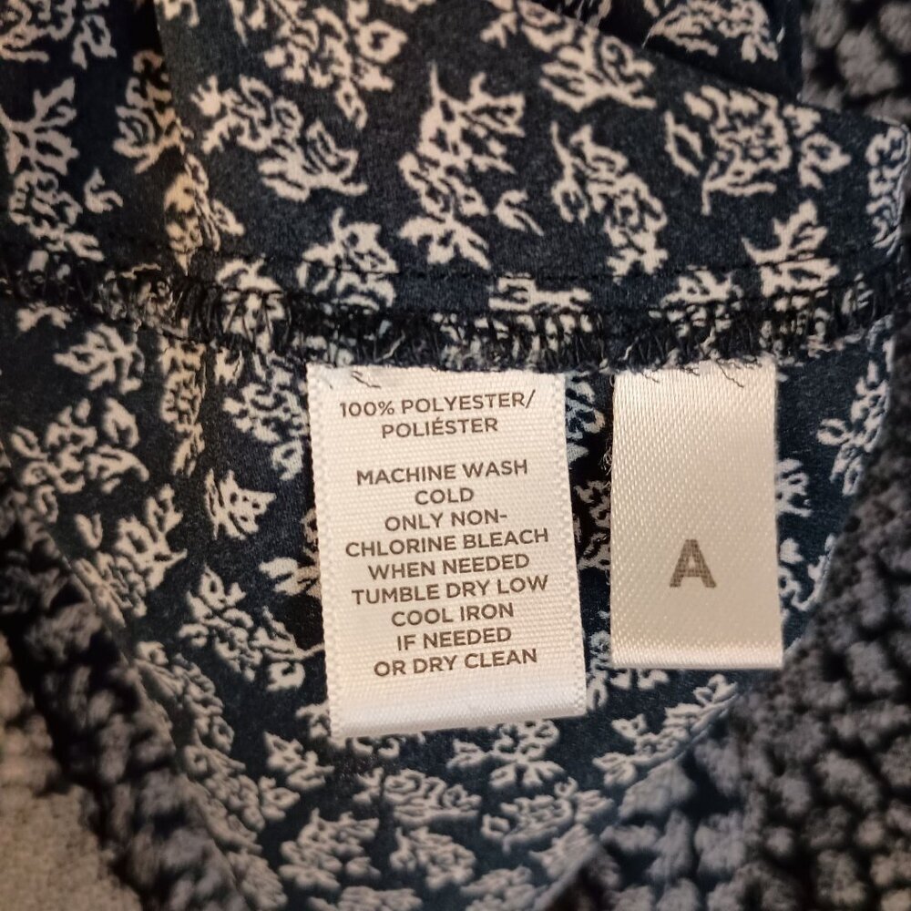 LOFT Floral Blouse S Black White Long Sleeve Mandarin Collar Hidden Btn - Picture 3 of 5
